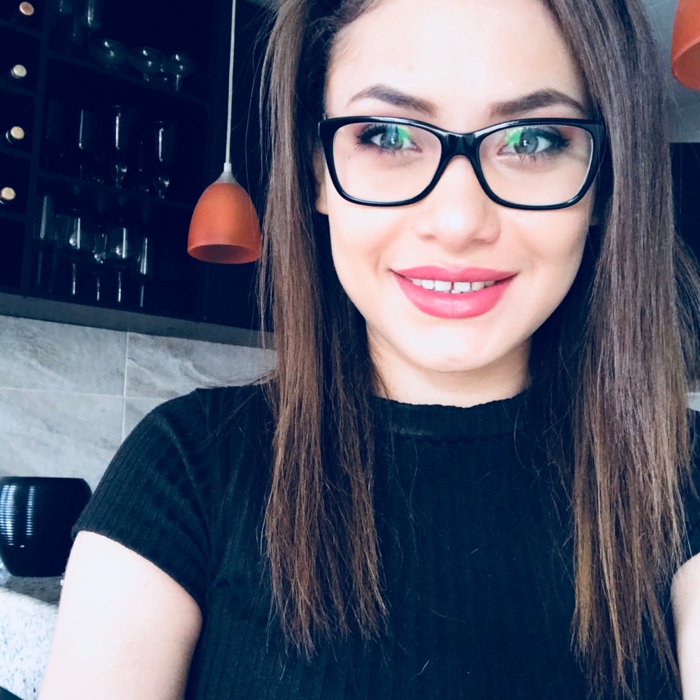 Meet your Posher, Marissela